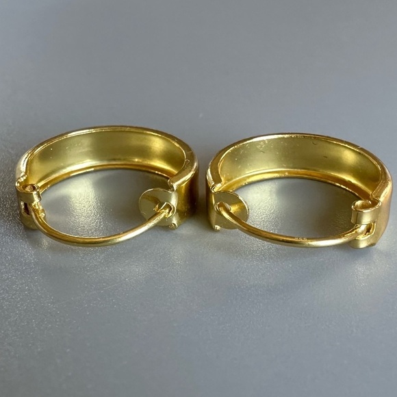 14k Gold Vermeil Semi-Wide Small Hoop Earrings 14mm - Picture 8 of 16